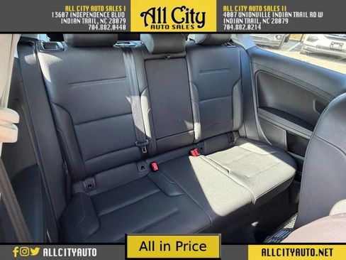 Used 2015 Volkswagen Golf S image 12