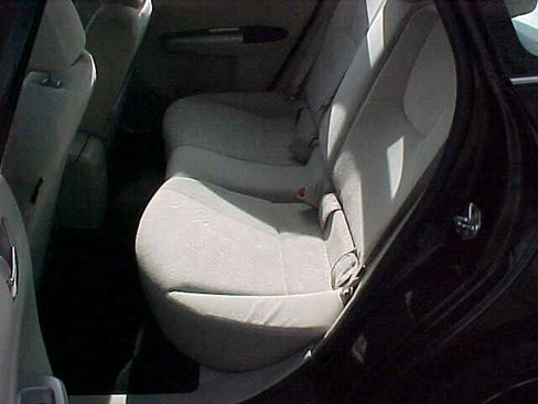 Used 2010 Subaru Impreza 2.5i Premium image 11