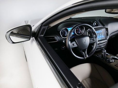 Used 2020 Maserati Ghibli S Q4 AWD/4WD image 28