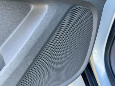 Used 2020 Chevrolet Traverse LT image 21