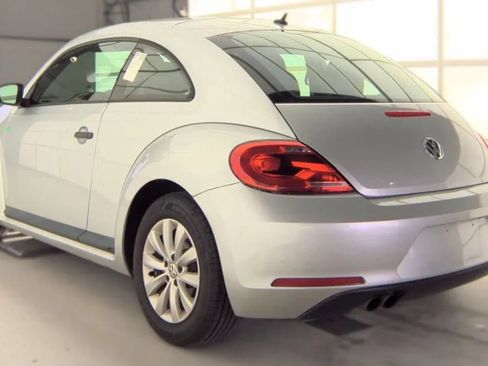 Used 2014 Volkswagen Beetle 1.8T FWD image 3