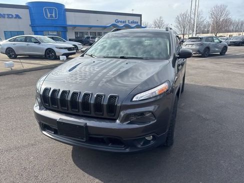 Used 2015 Jeep Cherokee Latitude image 2