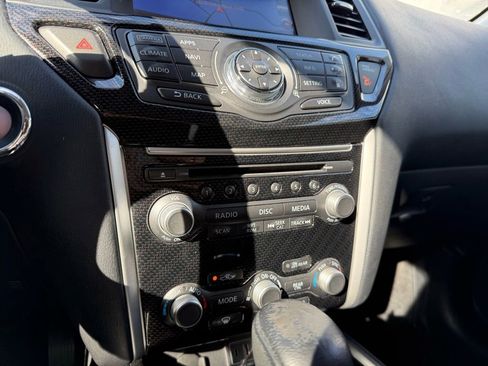 Used 2019 Nissan Pathfinder SL image 11