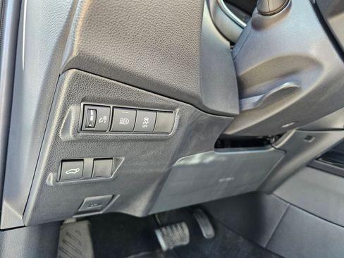 Used 2026 Toyota Corolla Cross XLE w/ Convenience Package image 21