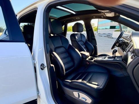 Used 2017 Porsche Macan GTS image 25