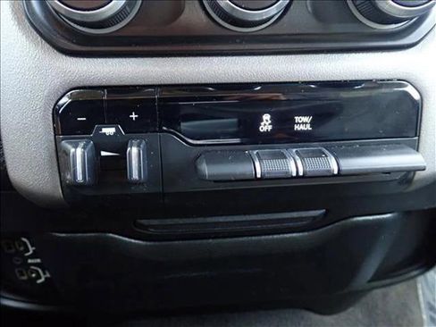 Used 2019 RAM 2500 Big Horn AWD/4WD image 18