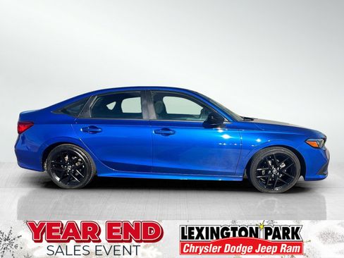 Used 2023 Honda Civic Sport image 4