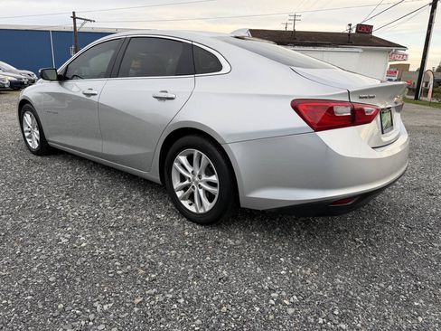 Used 2017 Chevrolet Malibu LT FWD image 5