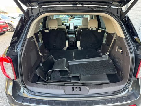 Used 2020 Ford Explorer Platinum w/ Premium Technology Package AWD/4WD image 24