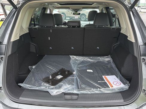 New 2026 Nissan Rogue SV FWD image 33