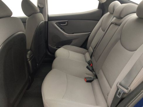 Used 2015 Hyundai Elantra SE w/ Option Group 02 FWD image 18