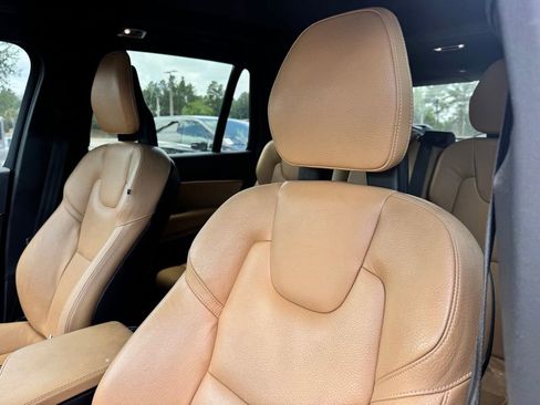 Used 2017 Volvo XC90 T6 Momentum w/ Vision Package AWD/4WD image 12