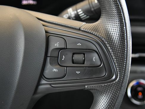 Used 2025 Buick Envista Preferred FWD image 31