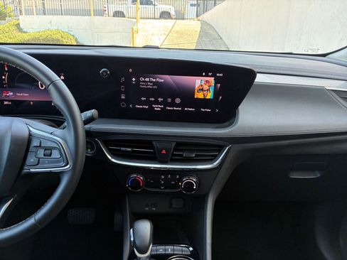 Used 2025 Buick Encore GX Preferred image 17