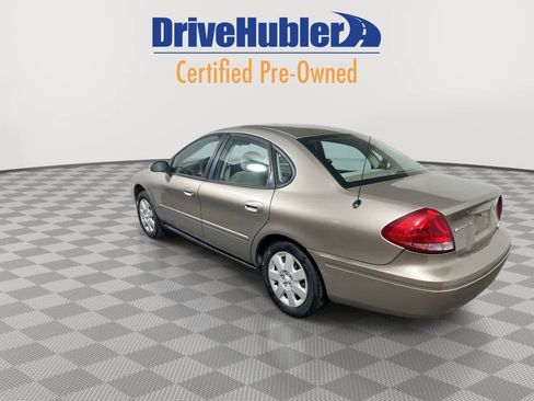 Used 2005 Ford Taurus SE image 6
