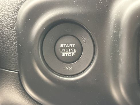Used 2023 Jeep Wrangler Unlimited Sahara w/ Cold Weather Group AWD/4WD image 21