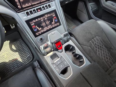 Used 2023 Lamborghini Urus Performante AWD/4WD image 14