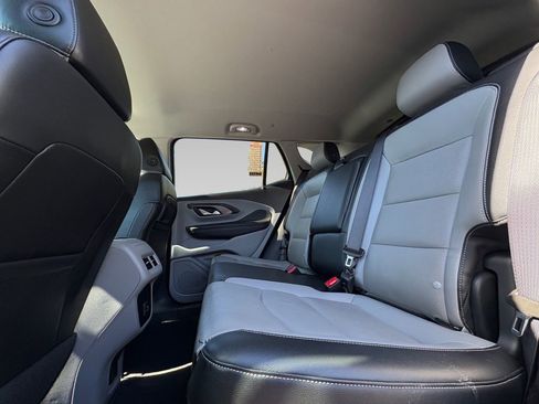 Used 2023 GMC Terrain SLT image 4