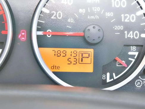 Used 2006 Nissan Pathfinder SE w/ (P01) Se Premium Pkg image 17