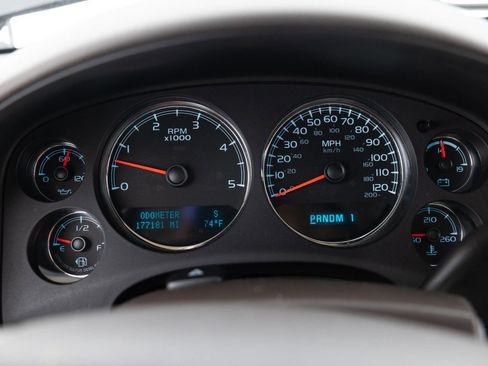 Used 2013 GMC Sierra 2500 Denali w/ Suspension Package, Off-Road AWD/4WD image 36