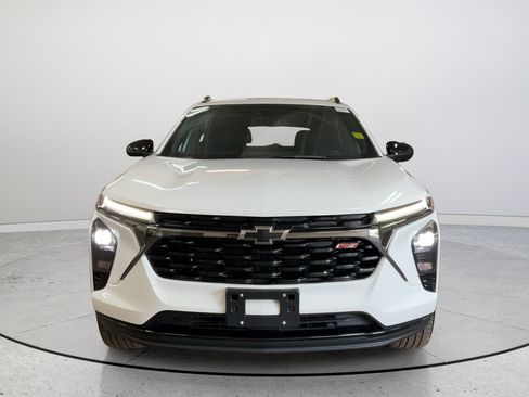 Certified 2024 Chevrolet Trax RS w/ Sunroof Package FWD image 4
