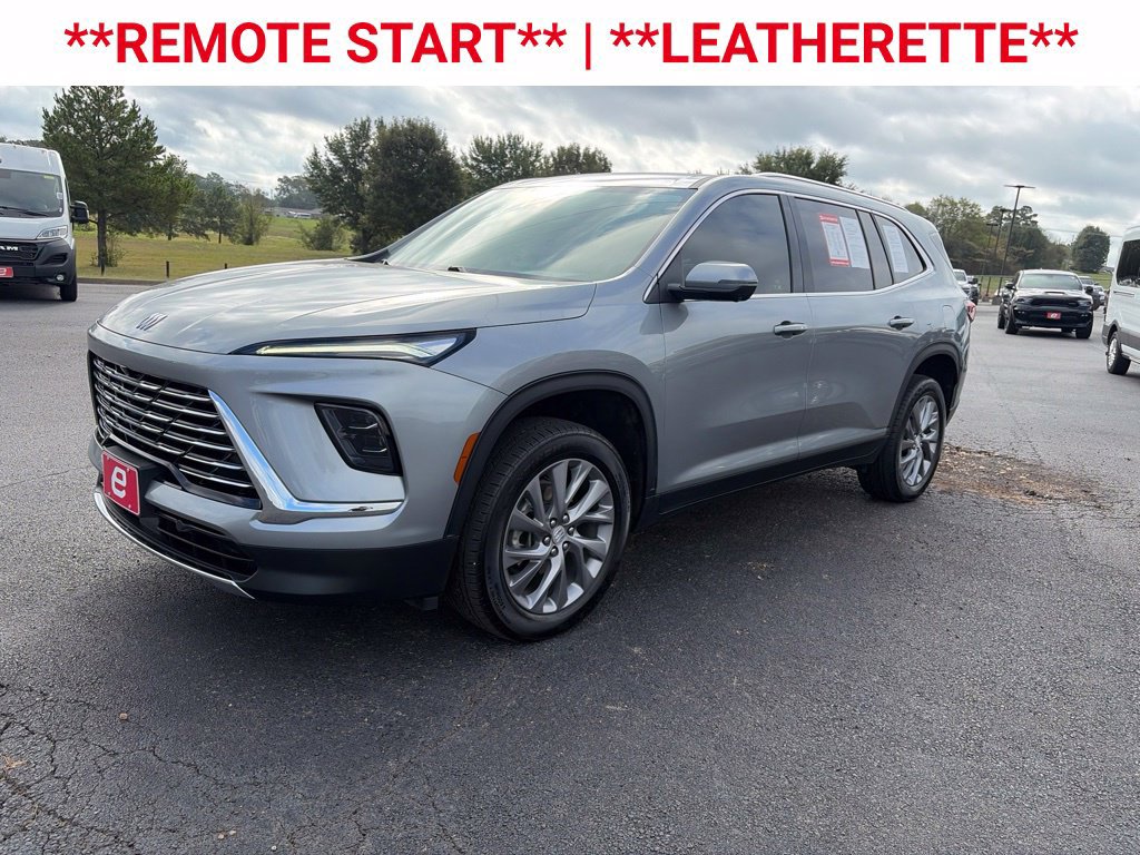 Used 2025 Buick Enclave Preferred FWD image 3