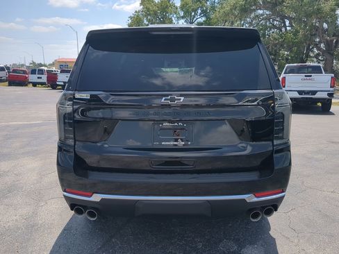 New 2025 Chevrolet Suburban Premier image 5