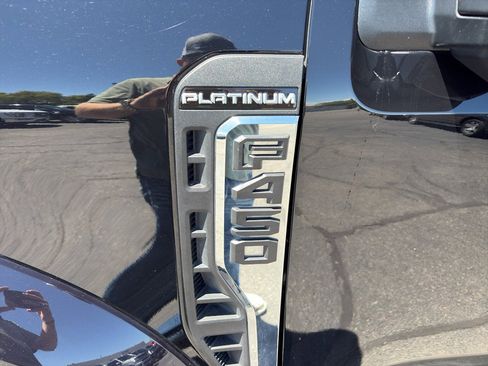 Used 2023 Ford F450 Platinum w/ FX4 Off-Road Package AWD/4WD image 9