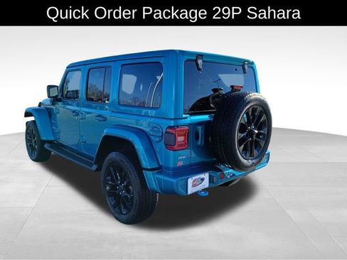 Used 2024 Jeep Wrangler Unlimited Sahara w/ Technology Group AWD/4WD image 4