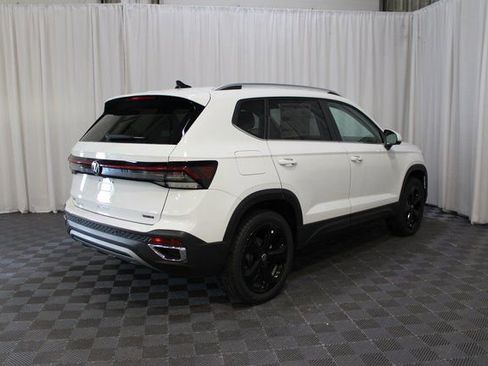 New 2025 Volkswagen Taos SEL image 26