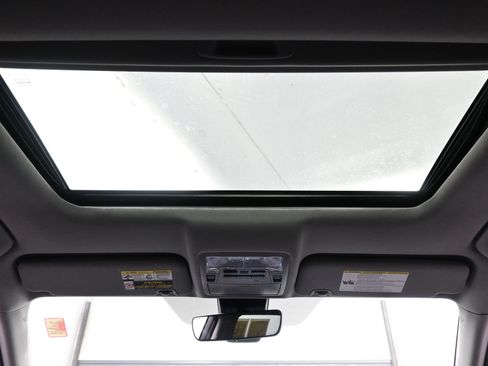 Used 2017 Toyota Highlander XLE image 19