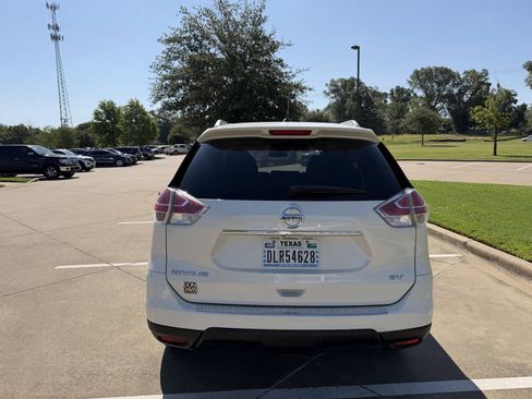 Used 2016 Nissan Rogue SV FWD image 11