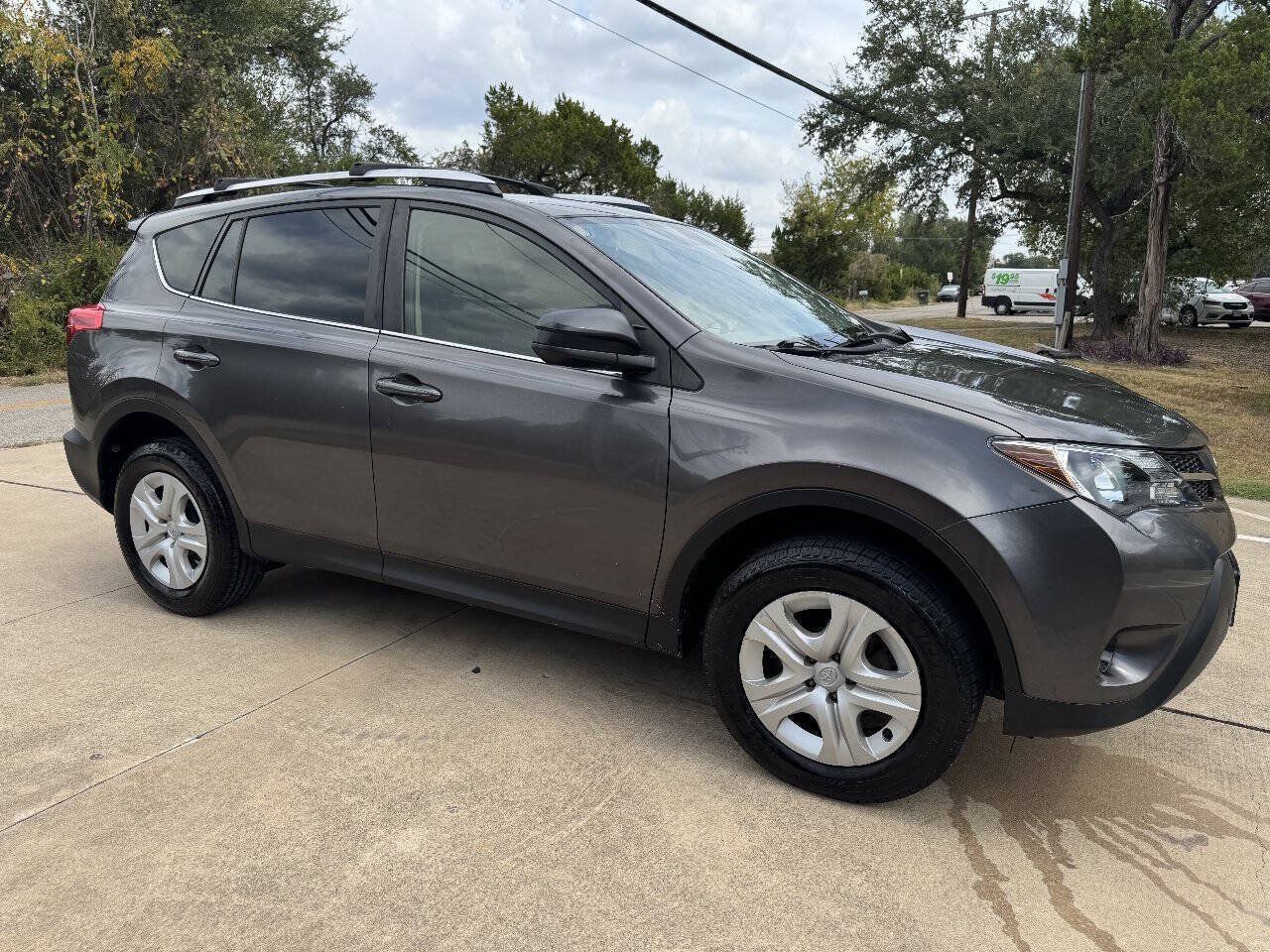 Used 2013 Toyota RAV4 LE FWD image 18