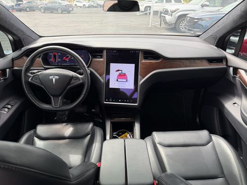 Used 2021 Tesla Model X Long Range AWD/4WD image 11