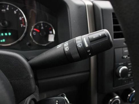 Used 2012 Jeep Liberty Sport AWD/4WD image 12