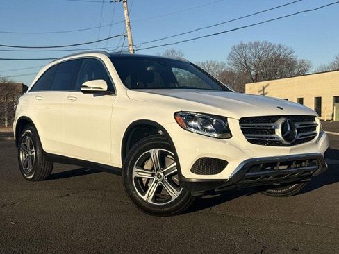 Used 2019 Mercedes-Benz GLC 300 4MATIC image 2