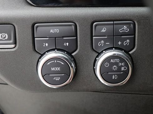 Used 2025 GMC Sierra 1500 SLT AWD/4WD image 30
