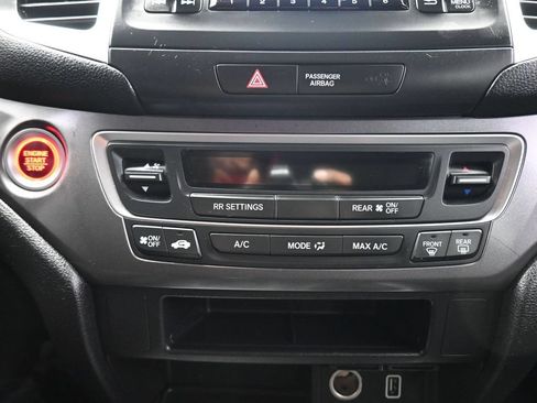 Used 2019 Honda Pilot LX image 19