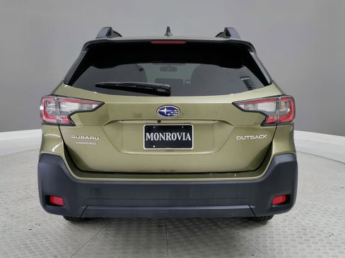 Used 2025 Subaru Outback Premium image 8