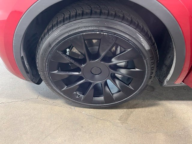 Used 2024 Tesla Model Y Long Range RWD image 30