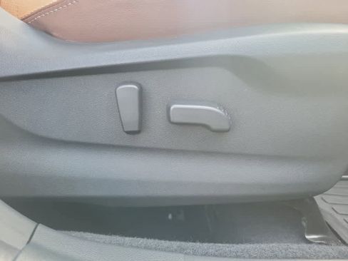 Used 2020 Subaru Forester Touring image 32