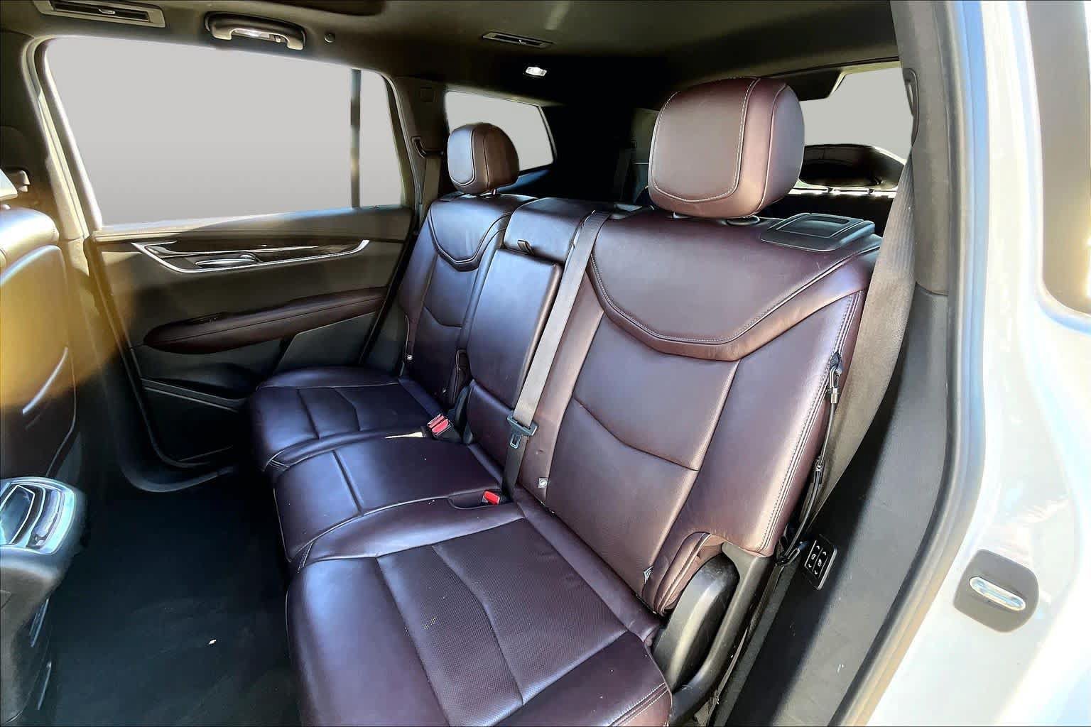 Used 2020 Cadillac XT6 Premium Luxury FWD image 21