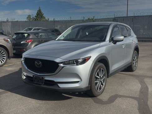 Used 2018 MAZDA CX-5 Touring w/ Preferred Equipment Package AWD/4WD image 3