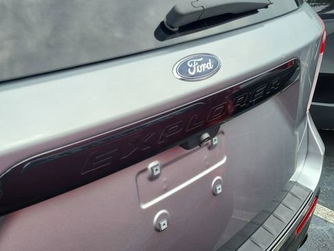 Certified 2022 Ford Explorer ST-Line w/ Class IV Trailer Tow Package RWD image 5