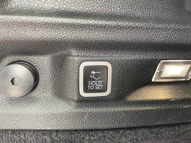 Used 2024 Jeep Grand Cherokee L Summit w/ High Altitude Package AWD/4WD image 34