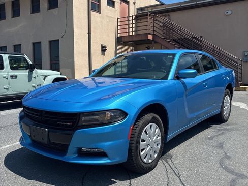 Used 2016 Dodge Charger SXT w/ Rallye Group RWD image 2