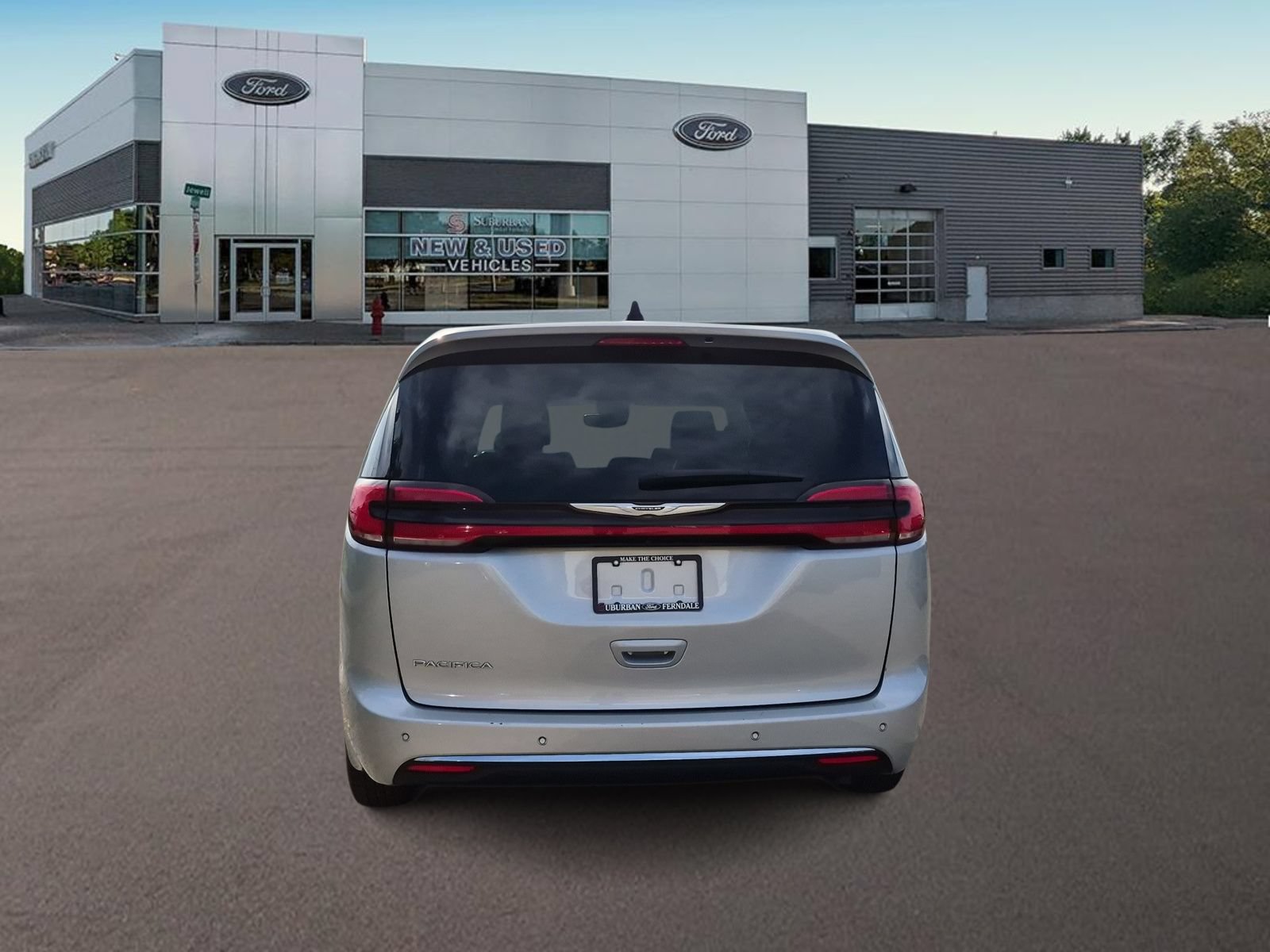 Used 2024 Chrysler Pacifica Touring-L FWD image 8