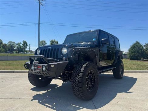 Used 2018 Jeep Wrangler Unlimited Rubicon w/ Connectivity Group AWD/4WD image 30