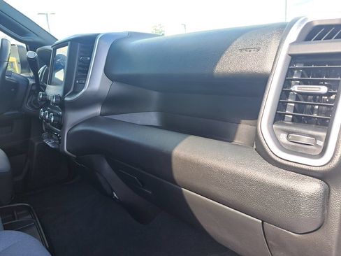 Certified 2022 RAM 2500 Big Horn w/ Cold Weather Group AWD/4WD image 32