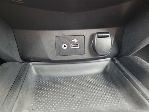 Used 2020 Nissan Rogue S image 25